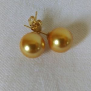 South Sea Pearl earrings